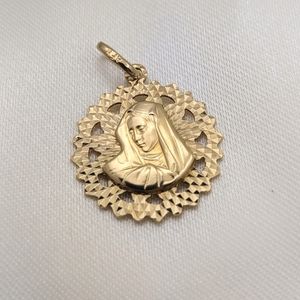 Reversible 14K Textured Italian Gold Mother of Mary and Christ Pendant